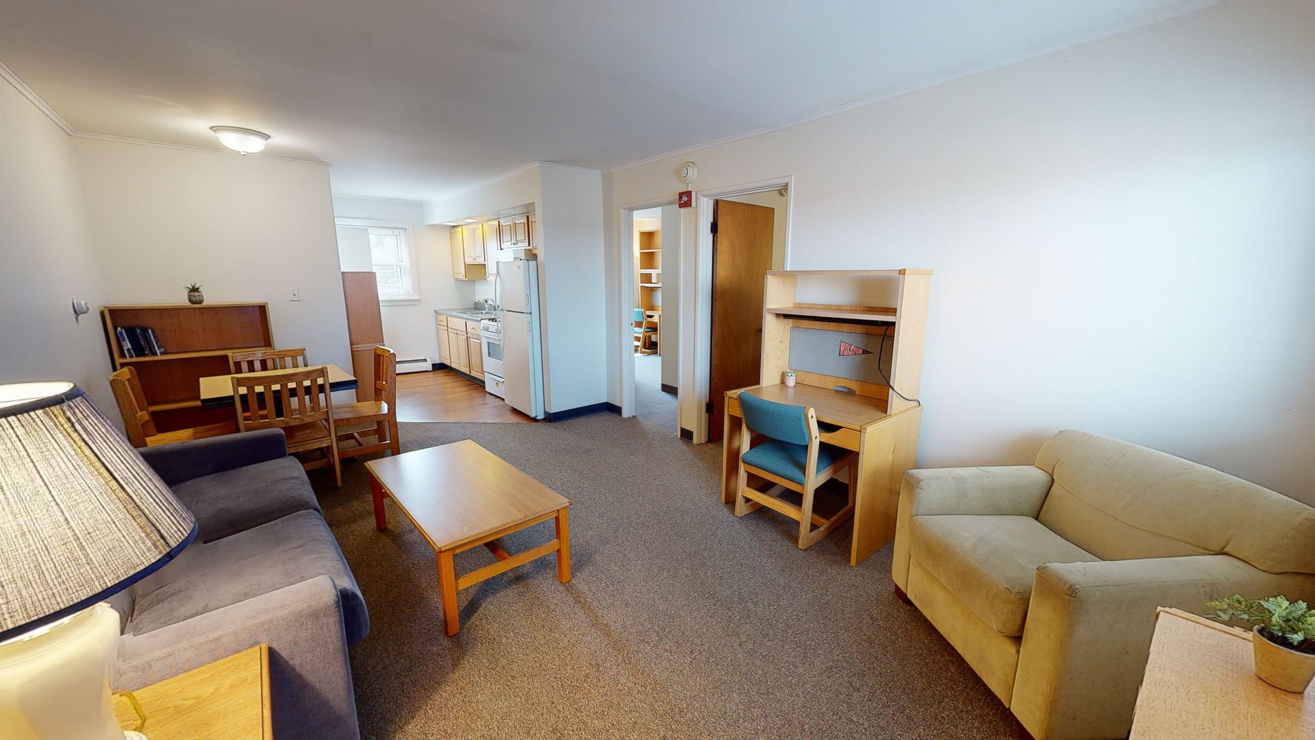 College Ave 800s 4-person Apartment