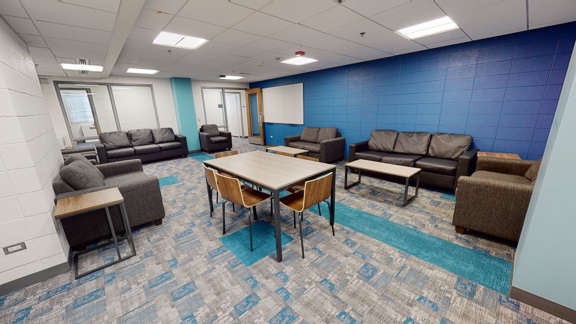 Traber Floor Lounge