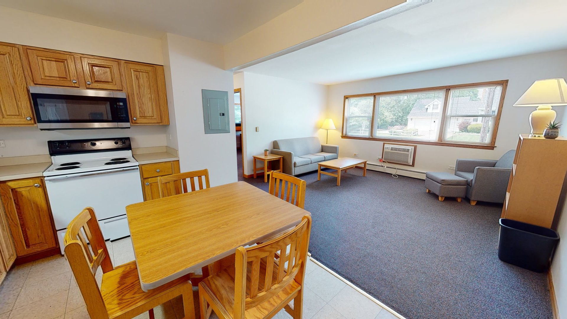 Saint and Elliot 4-person Apartment
