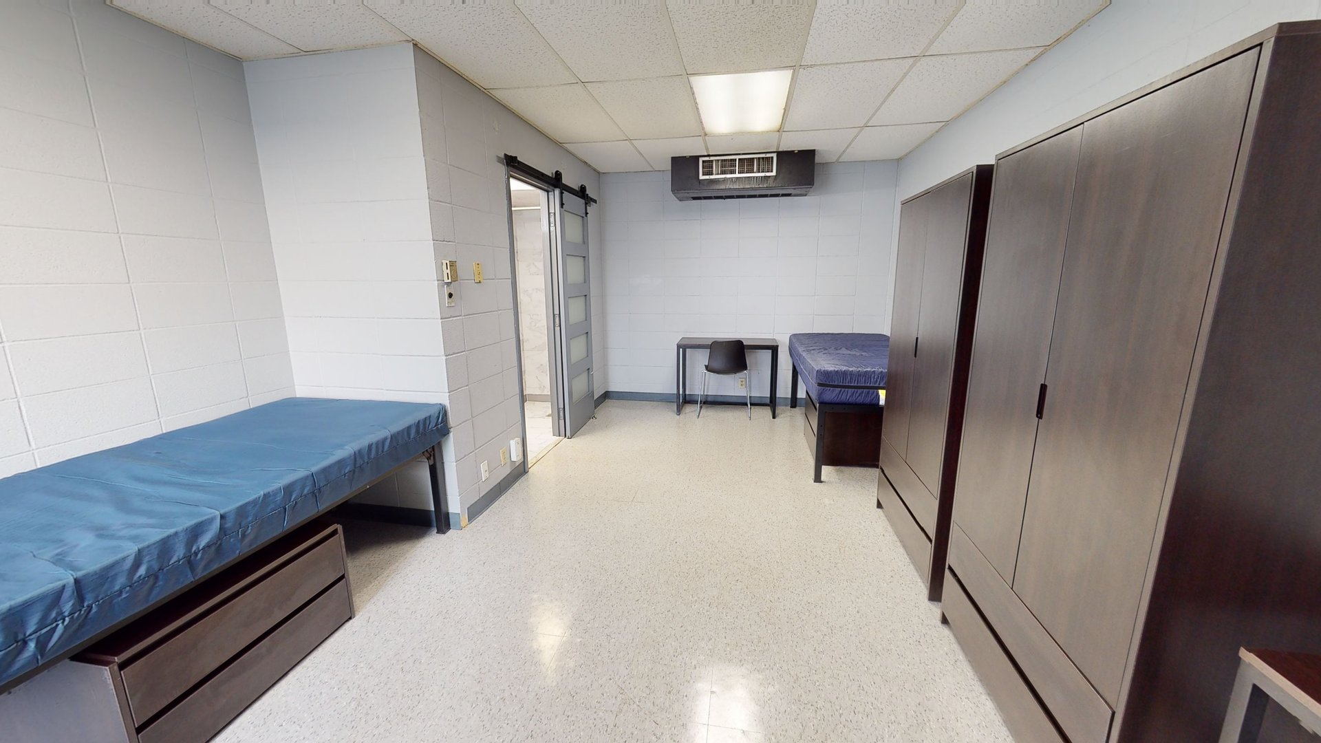 Double Room (Garner, Hunter and Robinson)