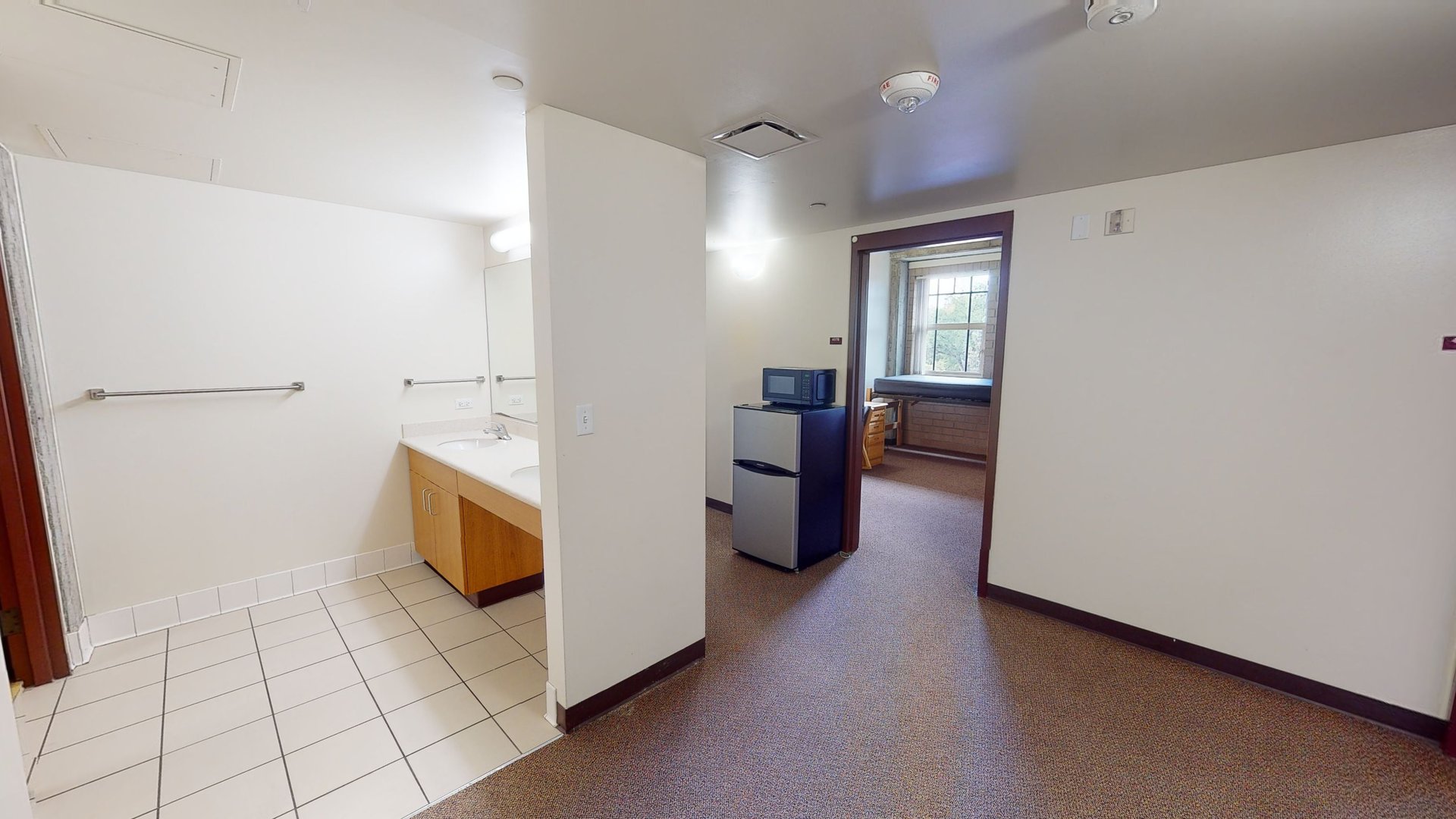 Nelson Hall (5 Person) 3 Bedroom Suite