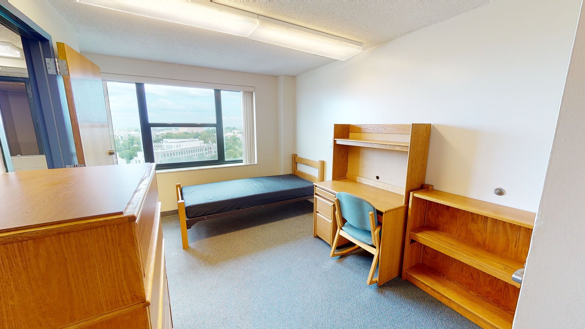 Willkie Quad – Single Room with Shared Bathroom