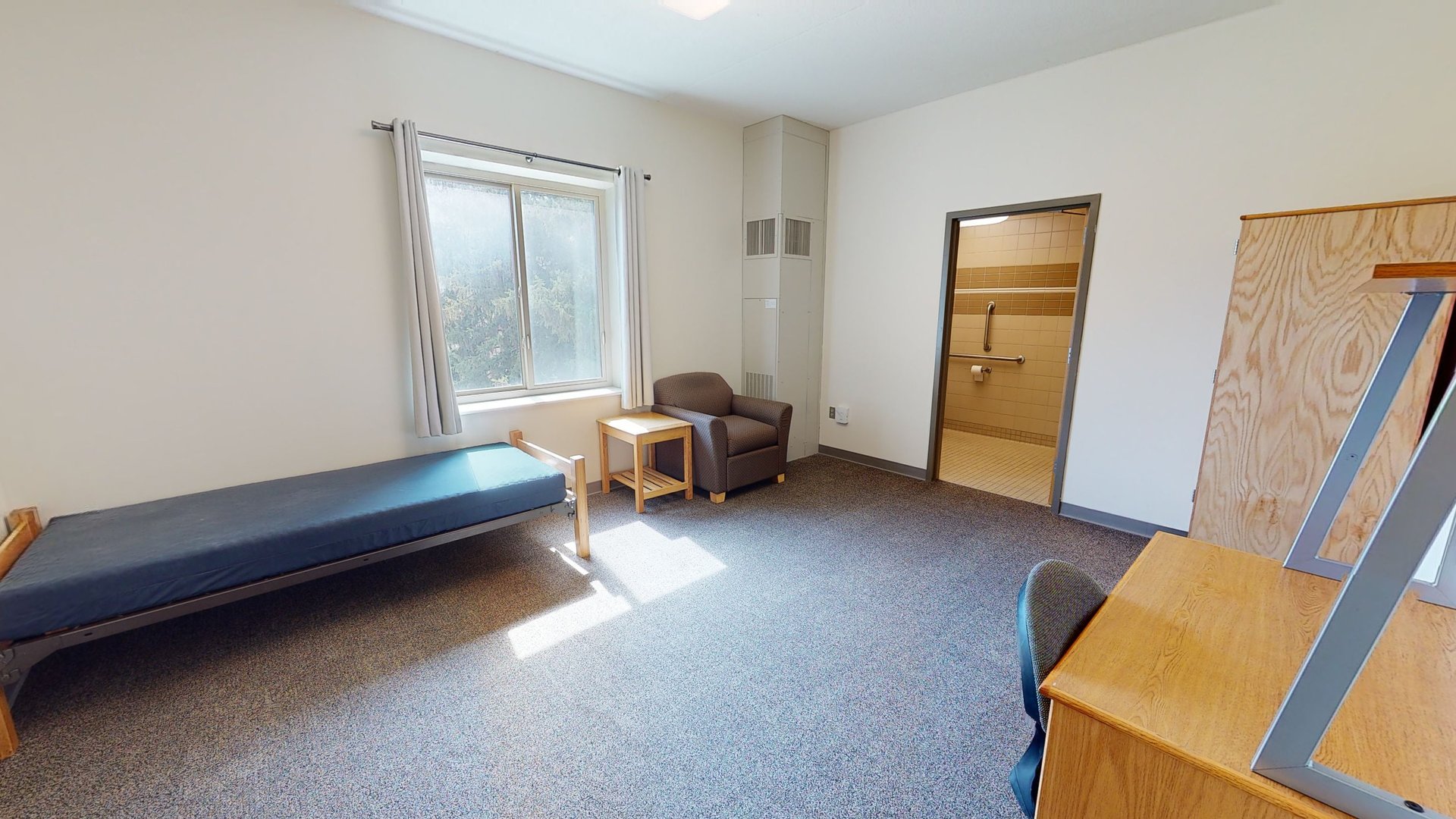 Spruce Hall – Single Room with Bathroom