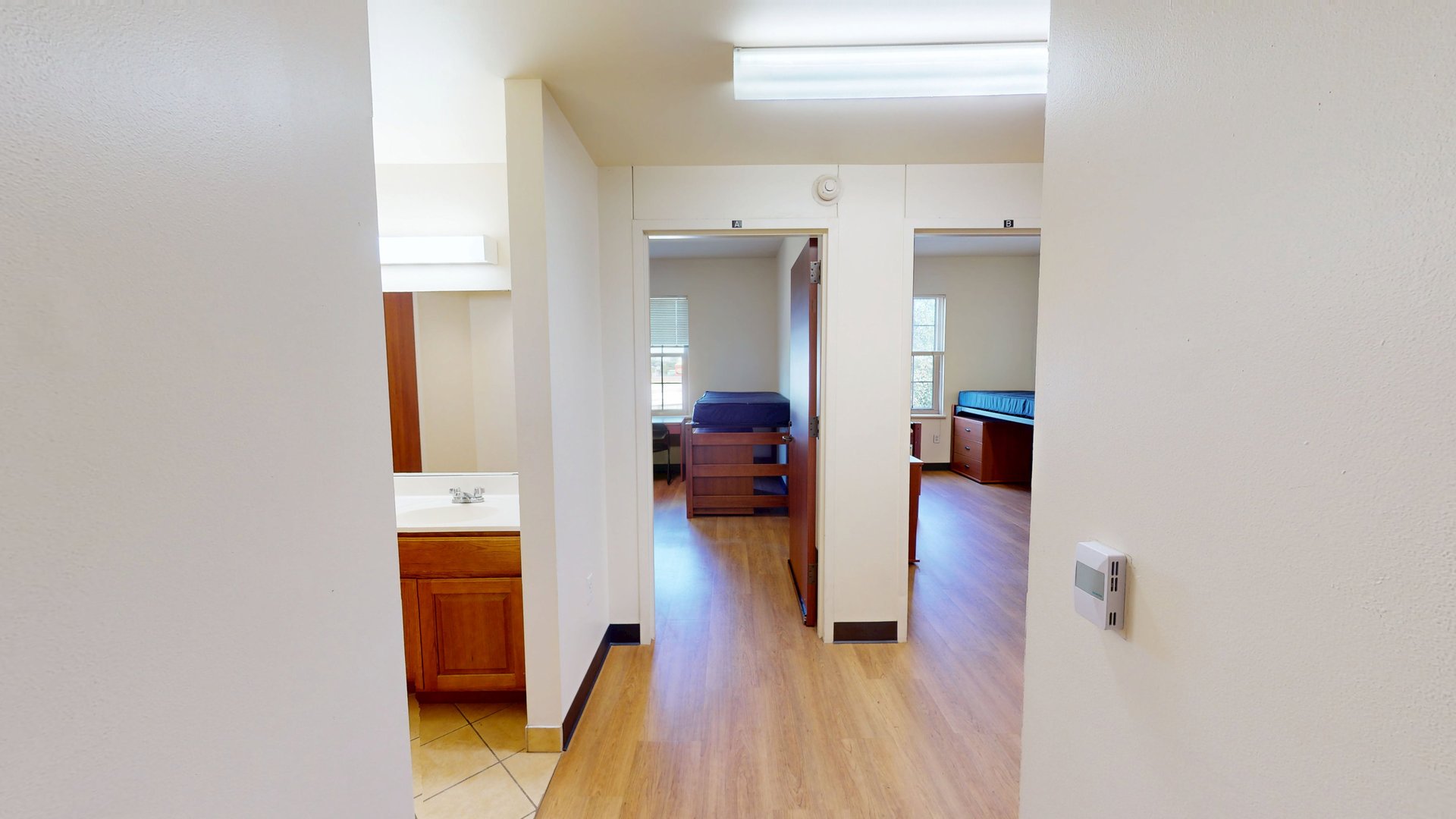 Brooks College: Double Room Shared Bath