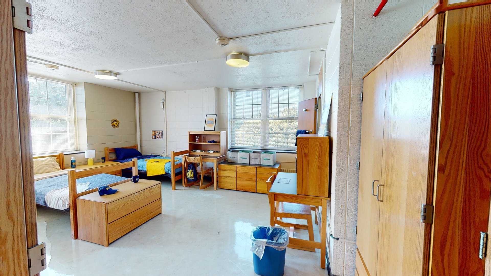 Decker Triple Suite