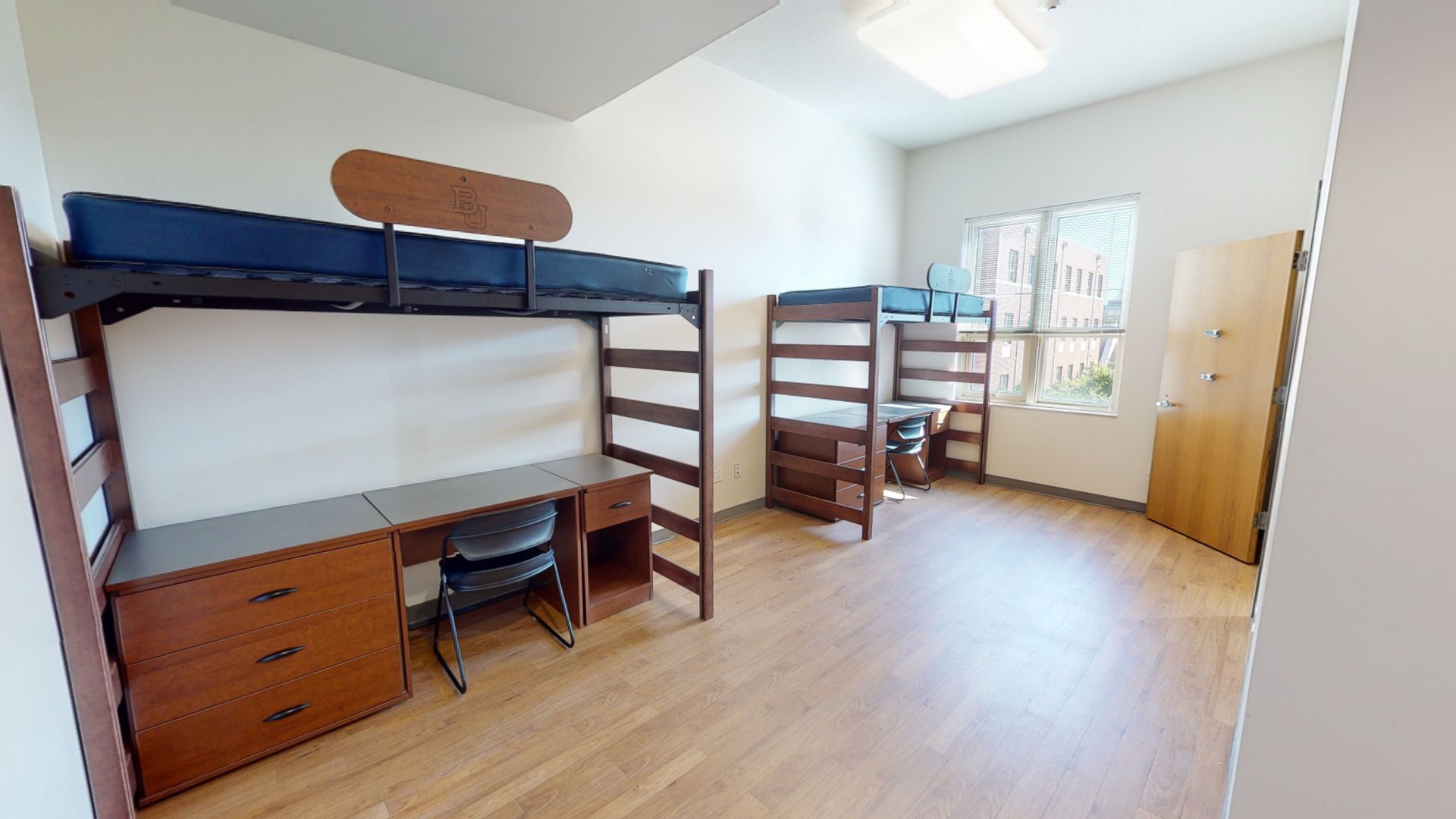 Earle & Teal Halls: Double Room Shared Bath