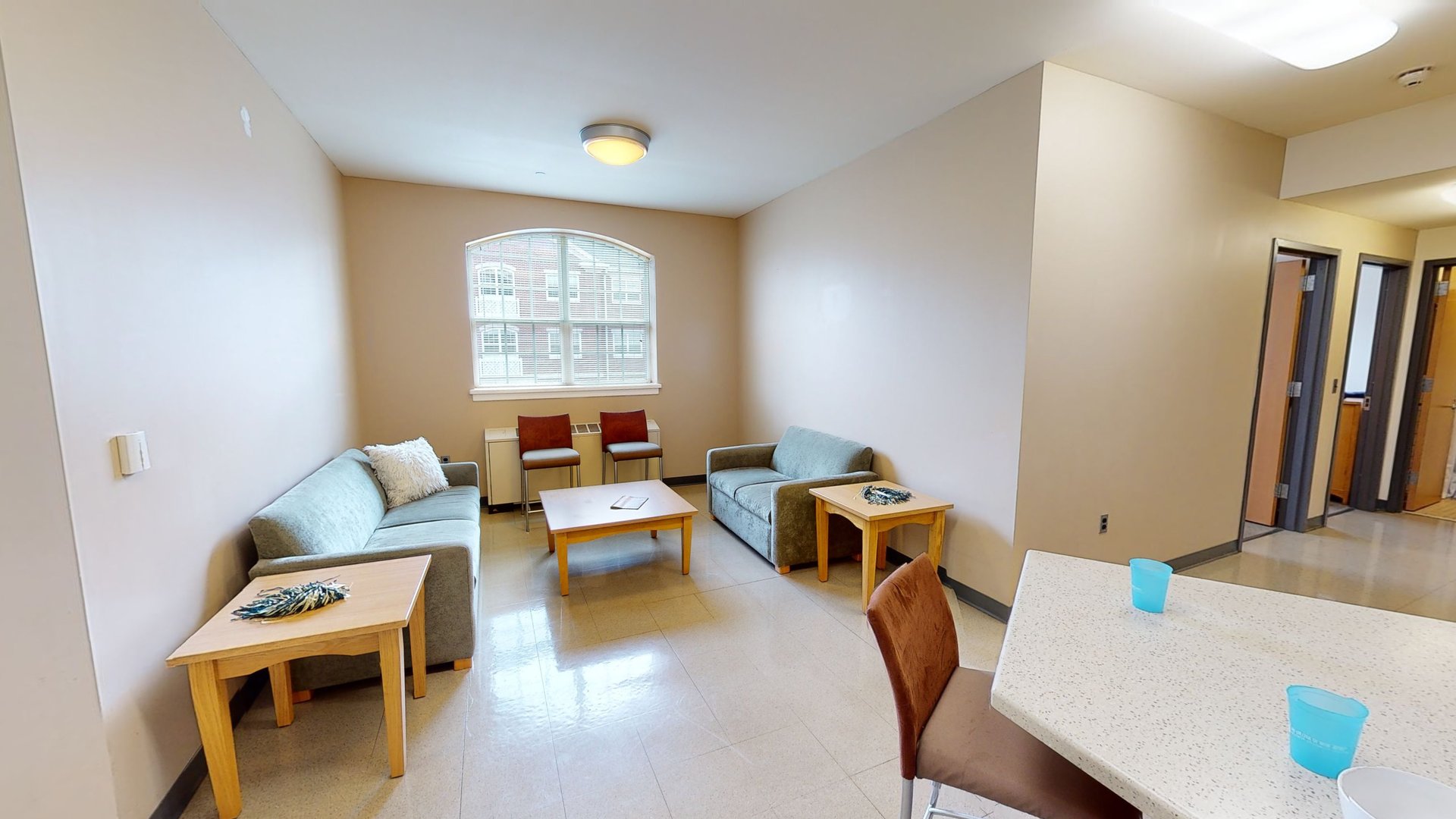 Phelps & Hausdoerffer 5-person Apartment