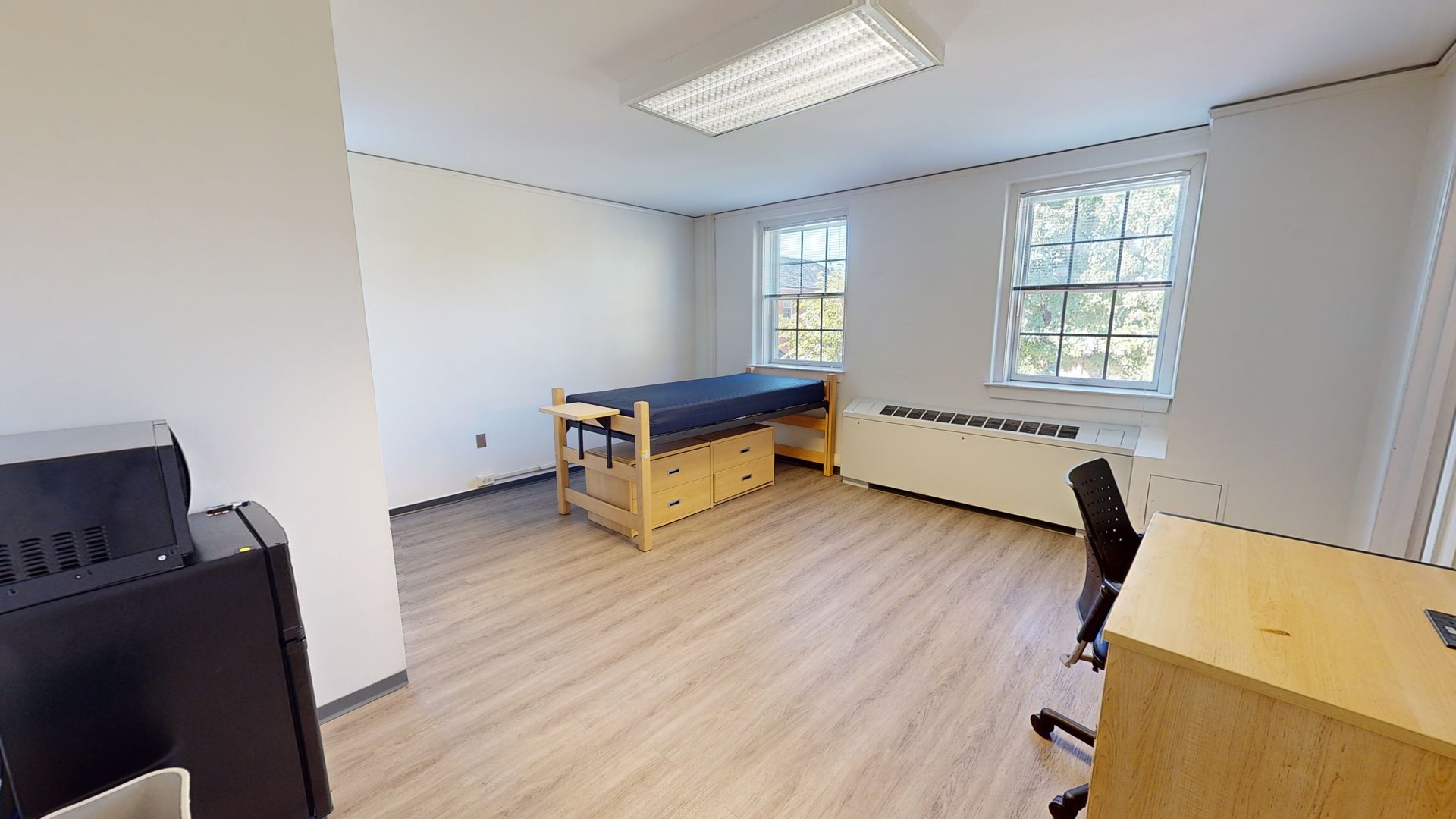 Somers Hall: Single Room w/ Bathroom