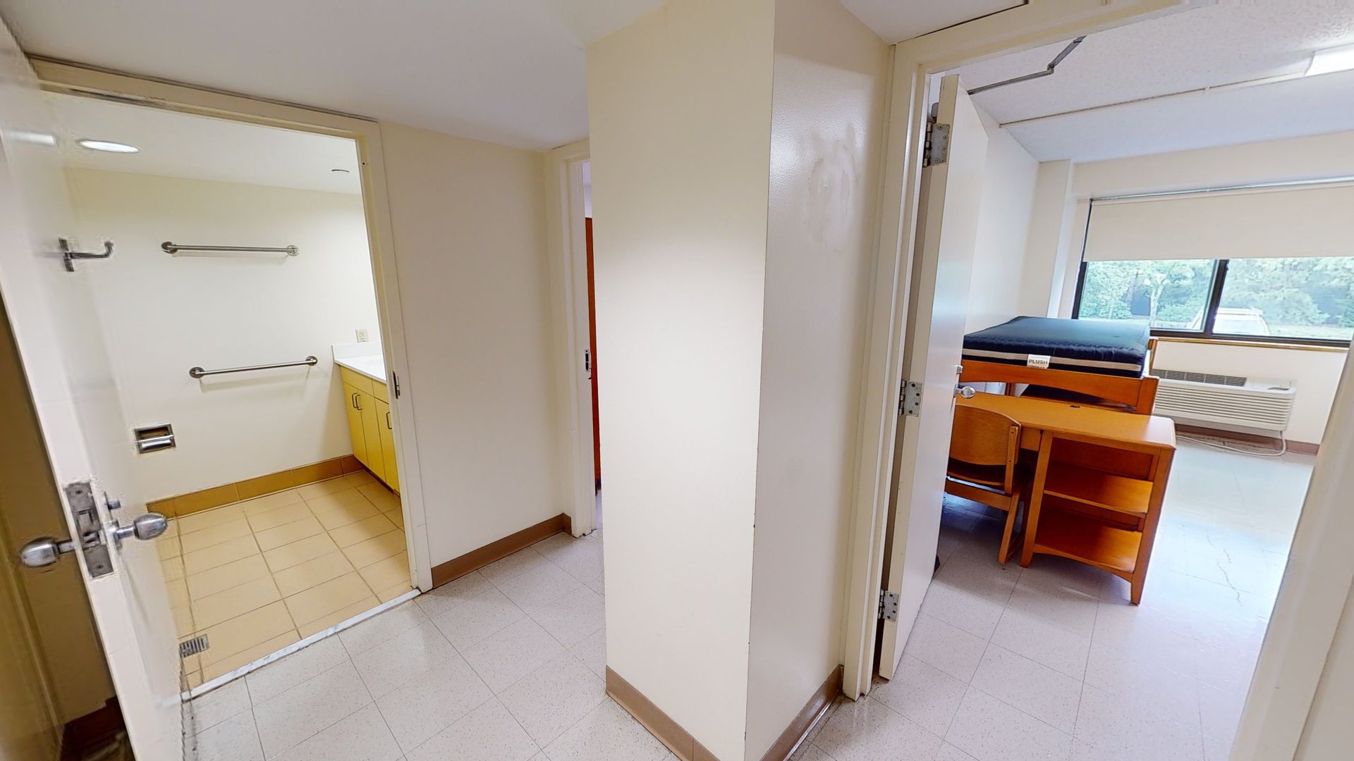 Complex 4-Person Suite