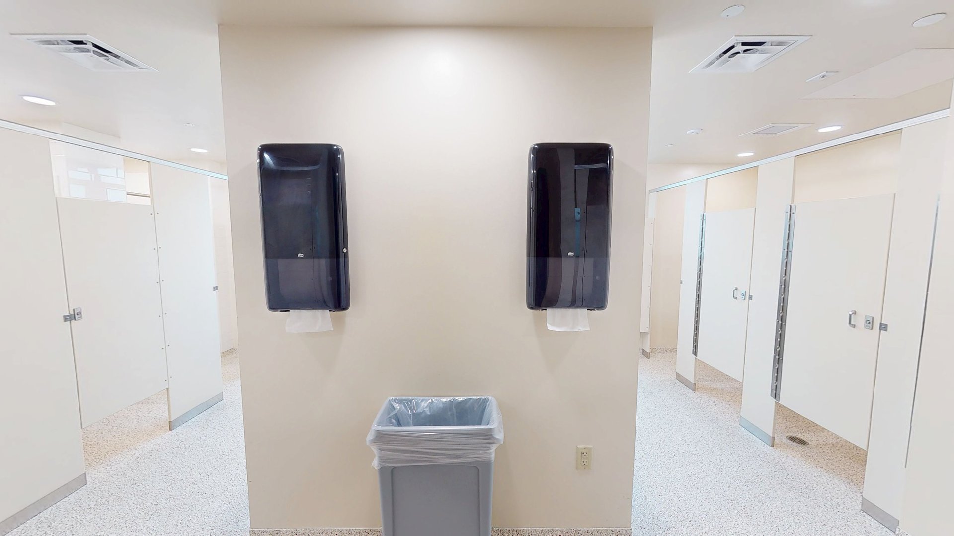 Alamito & Cibolo Halls Bathroom