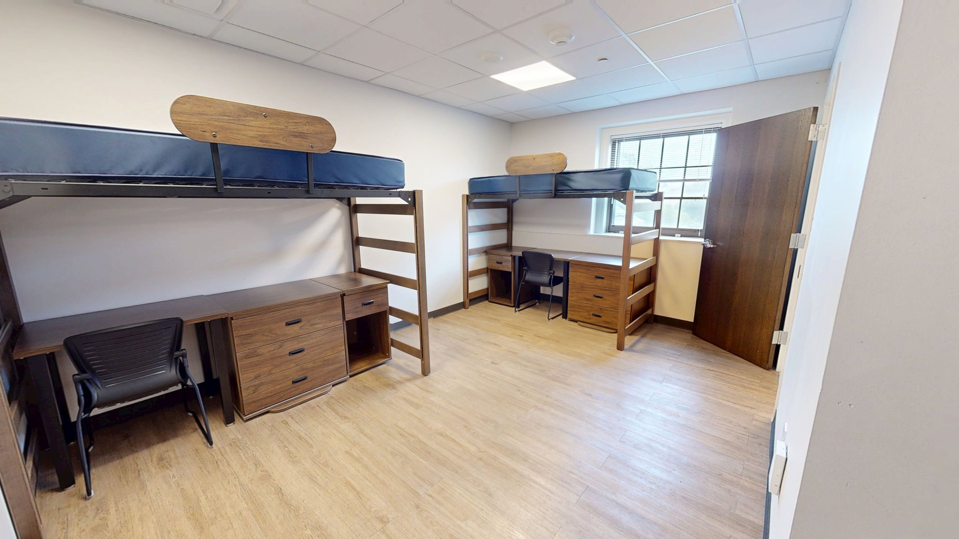Alexander & Memorial Halls: Double Room Shared Bath