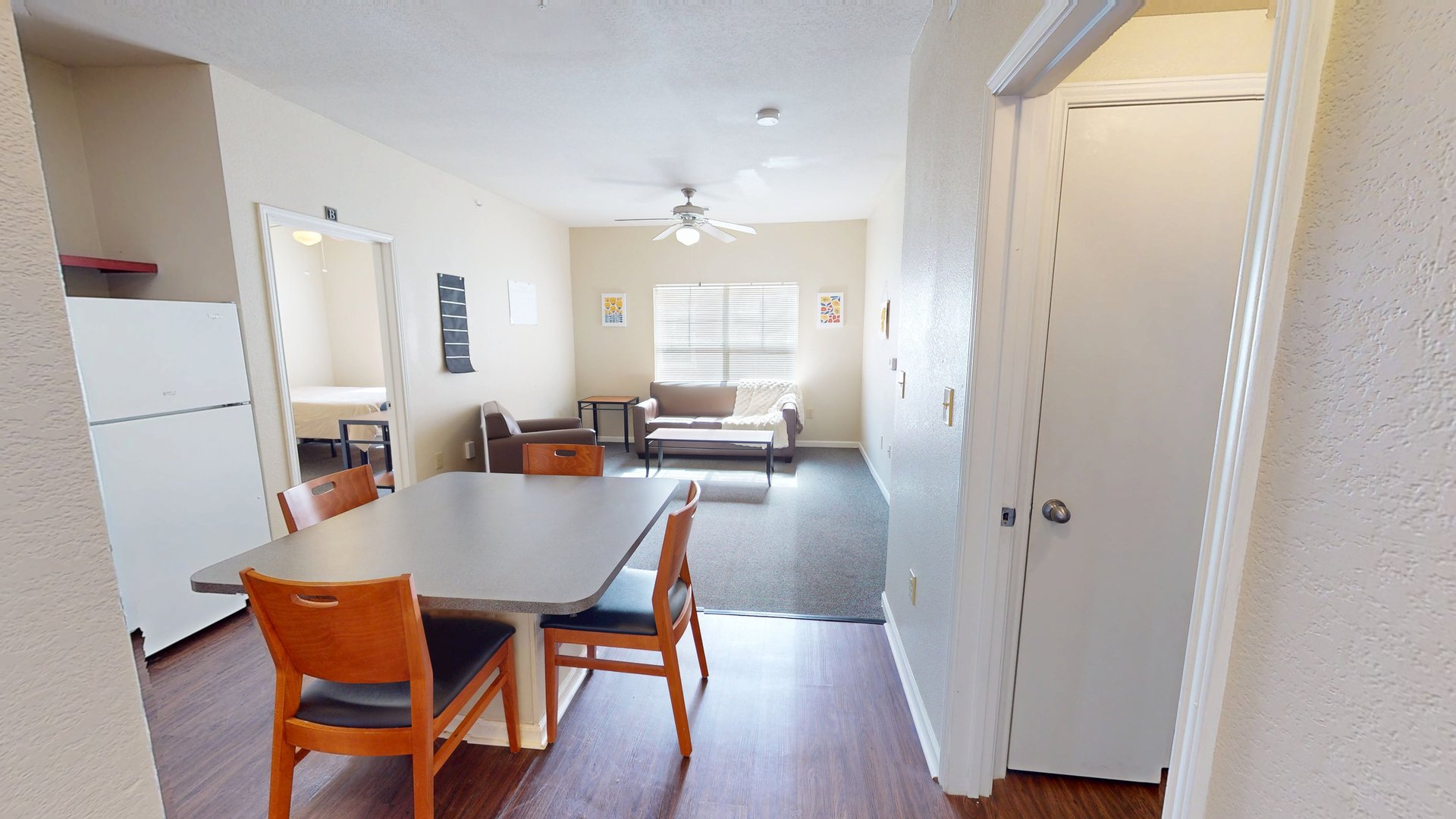Prairie Crossing 2 Bed / 2 Bath Apartment