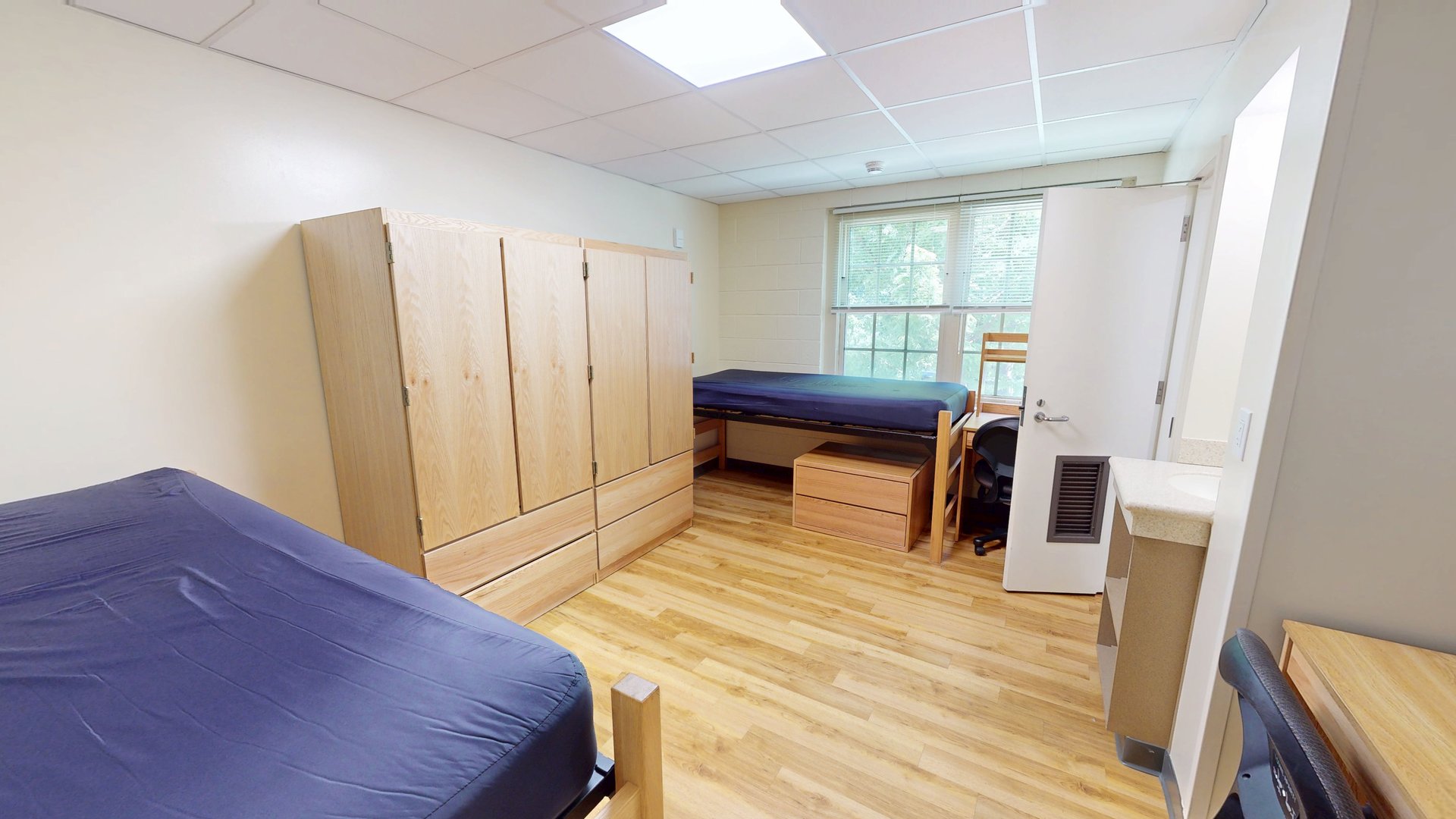 Luter Suite and Bathroom