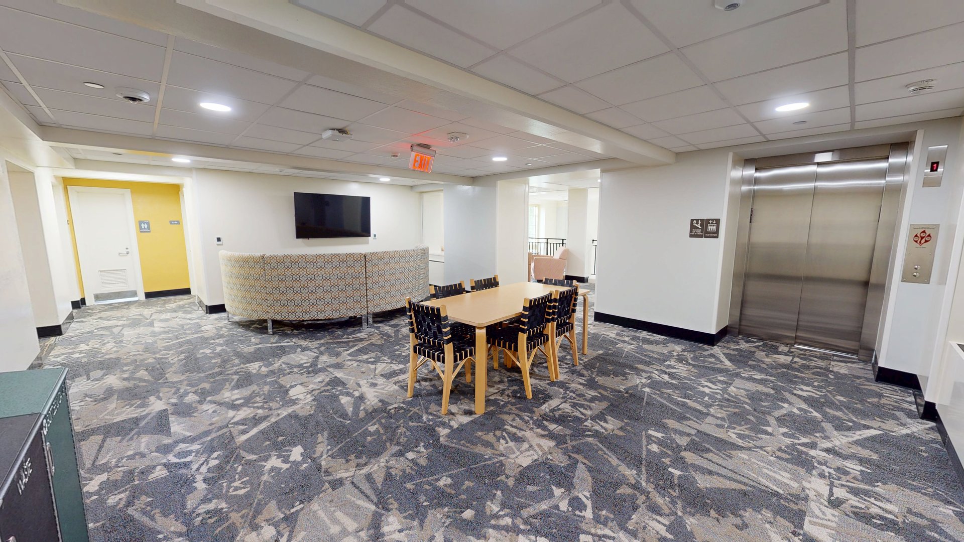 Bostwick Floor Lounge