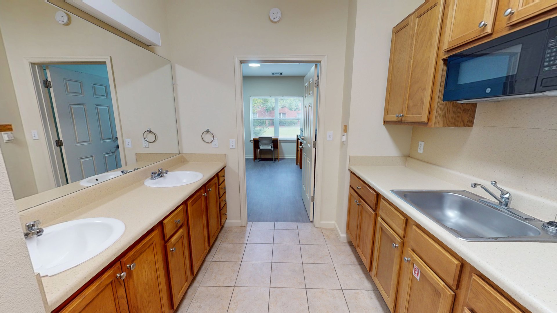 Centennial 2 Bed / 1Bath Shared Suite