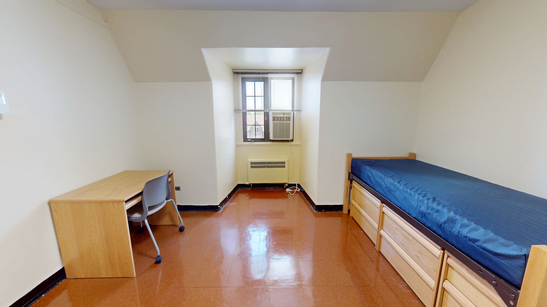 Drinker Single Bedroom 4th Floor