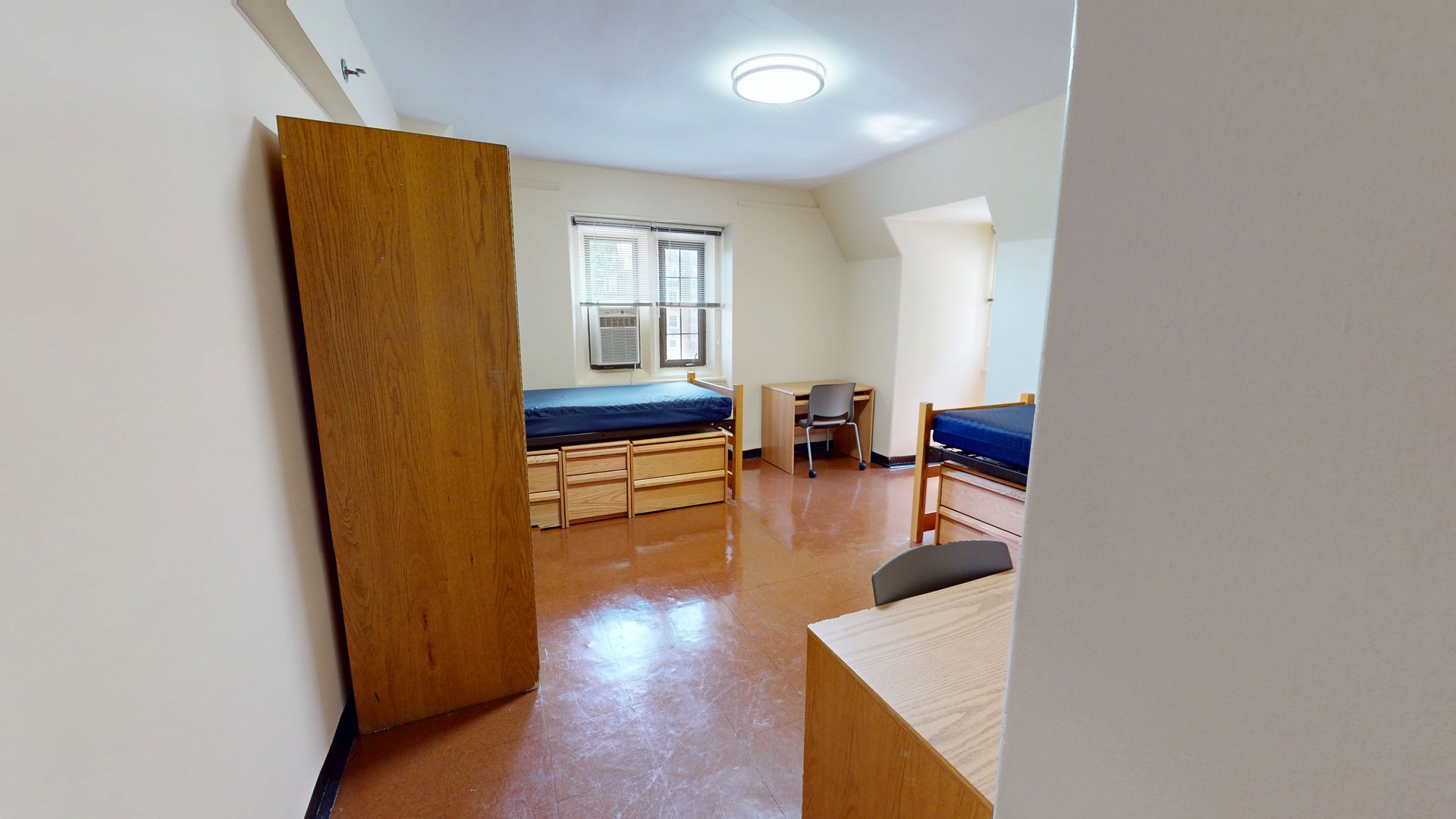 Drinker Double Bedroom 4th Floor