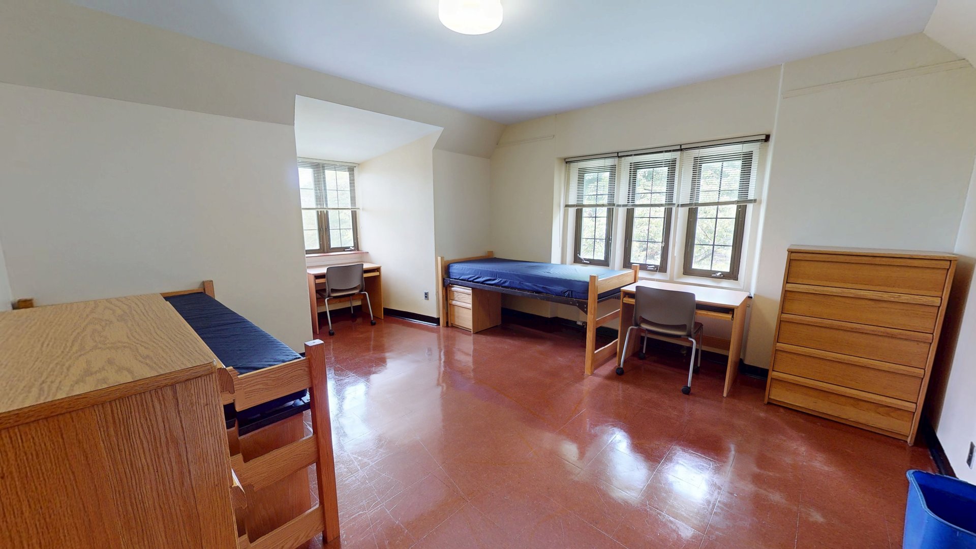 Richards Double Bedroom 4th Floor