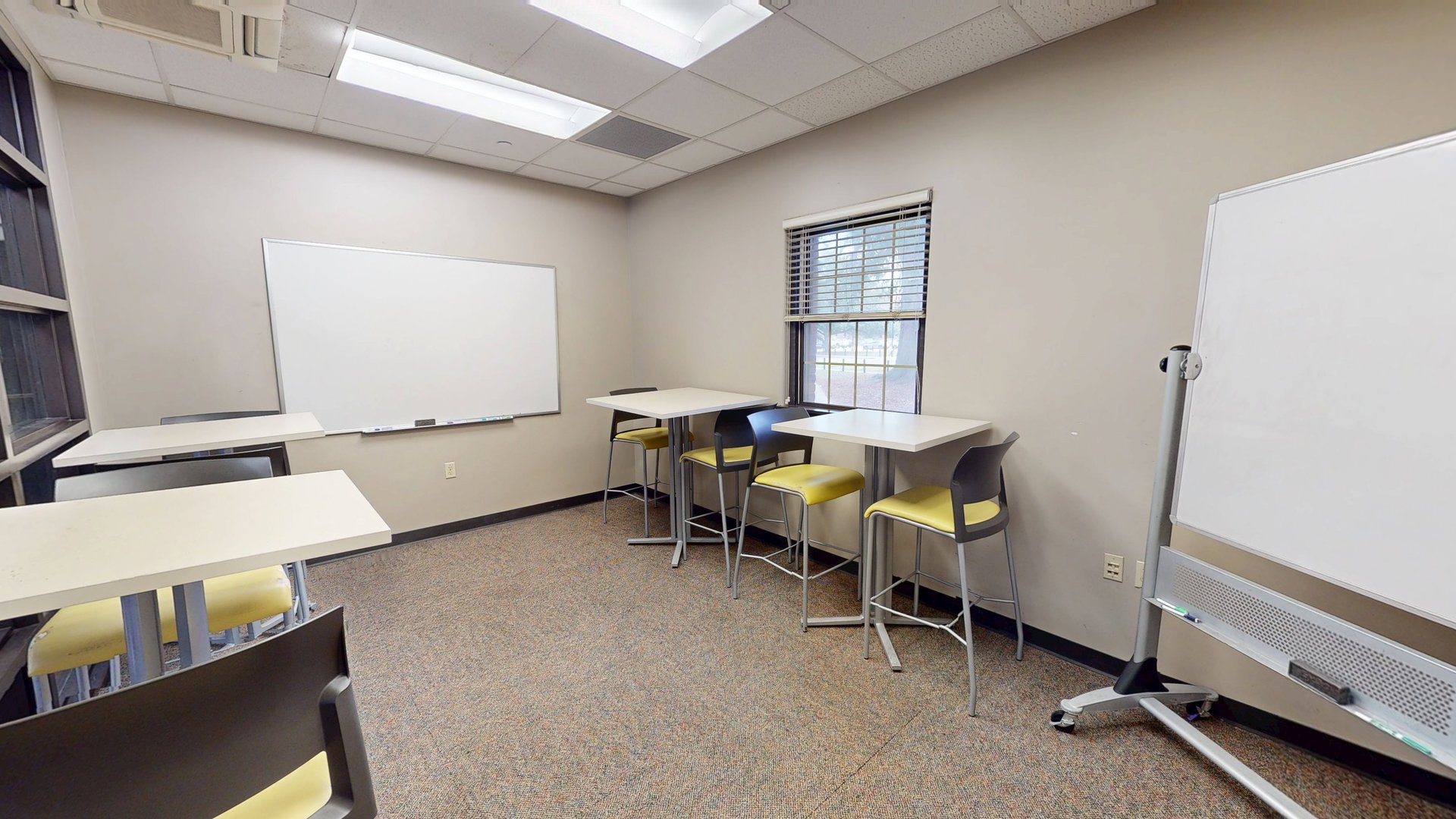 Pentagon Community – Study Room