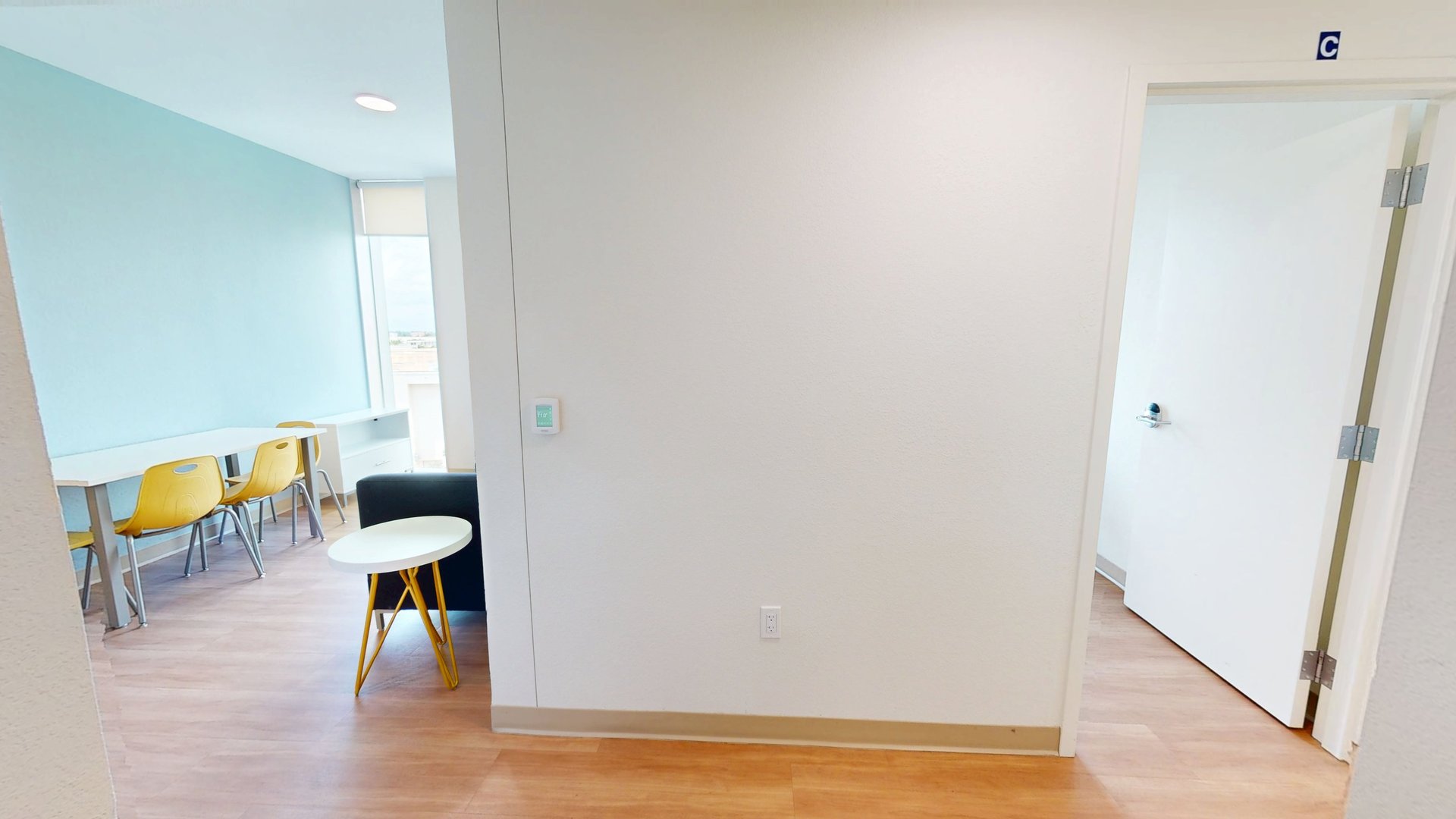 Tamiami Hall Private bedroom in a 4 bedroom apartment
