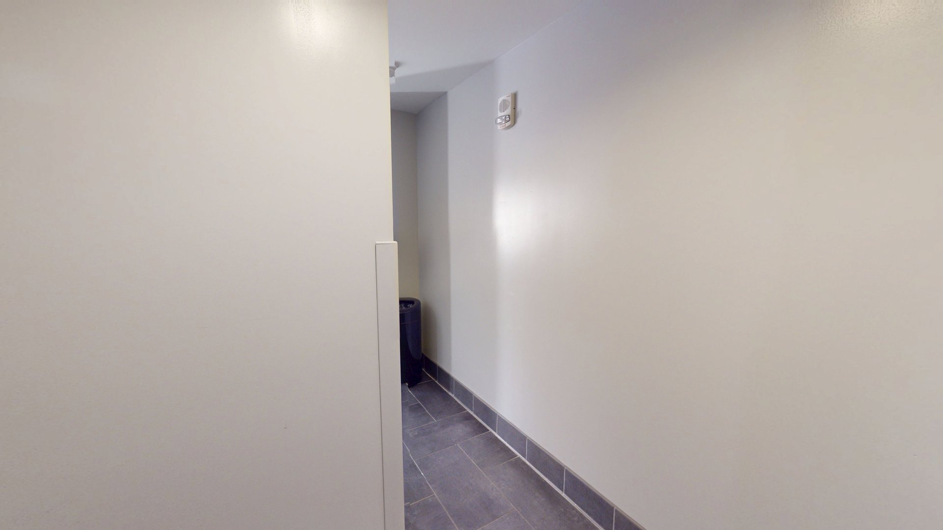 Magnolia Hall 4th Floor Bathroom