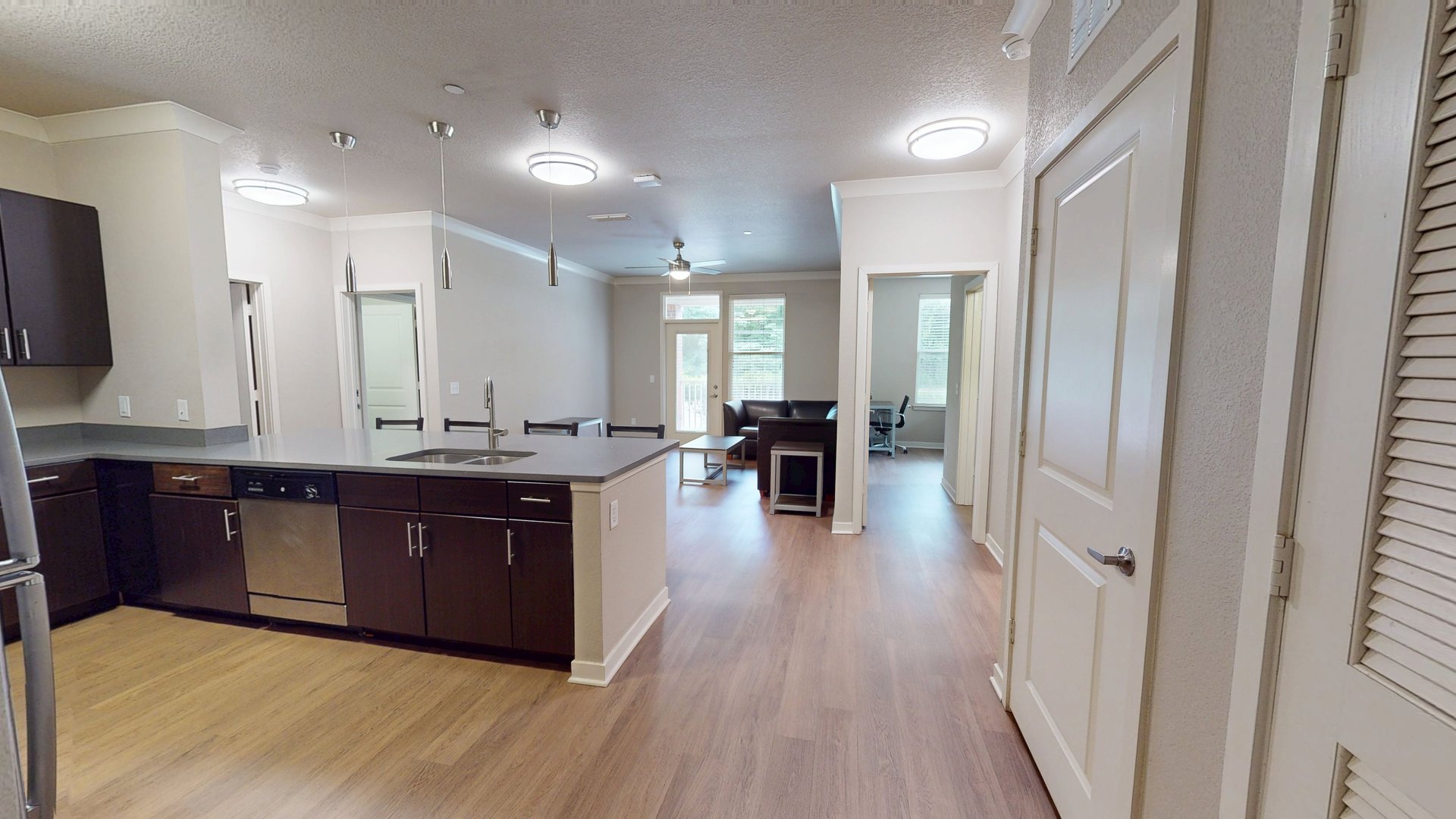 160 Ross 4 Bedroom / 4 Bathroom D