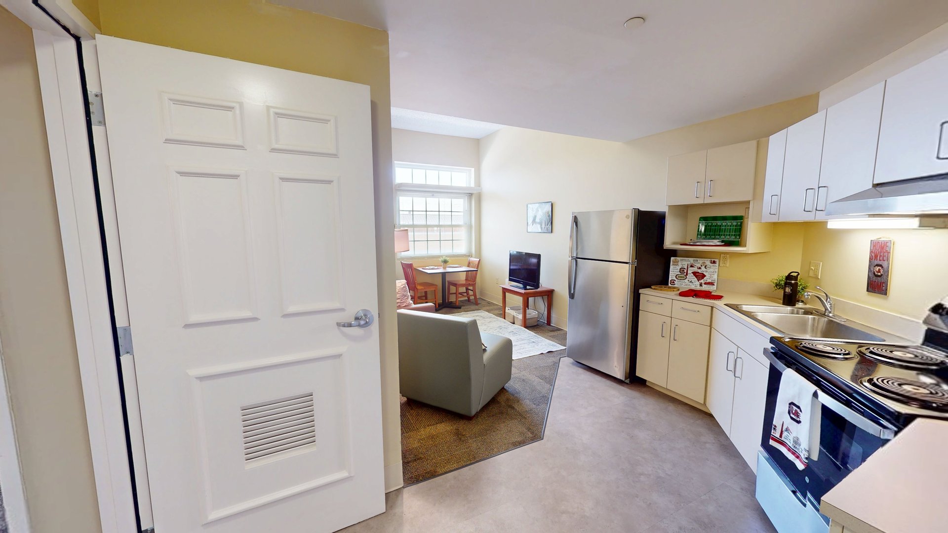 Green Quad 4 Bed / 2 Bath Apartment