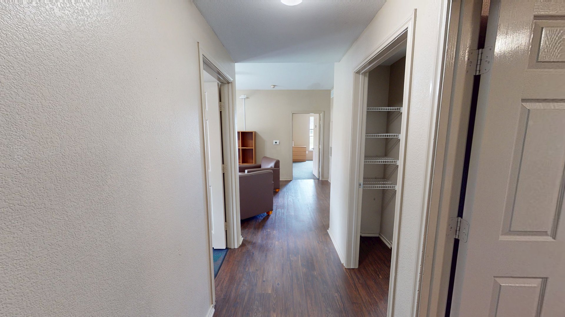Texan Village with Shared Double CD Room 4 Bed / 2 Bath Apartment