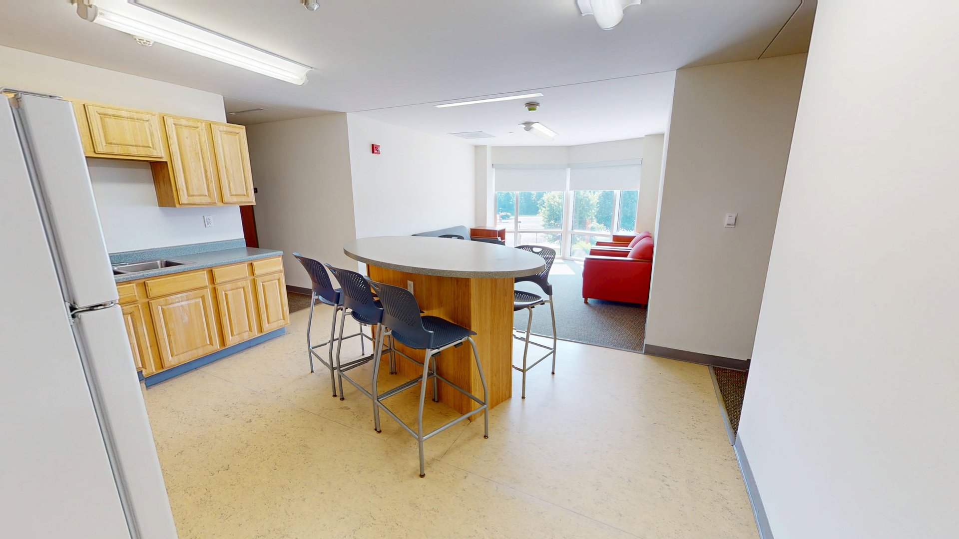 Evergreen Hall 6-Person Apartment