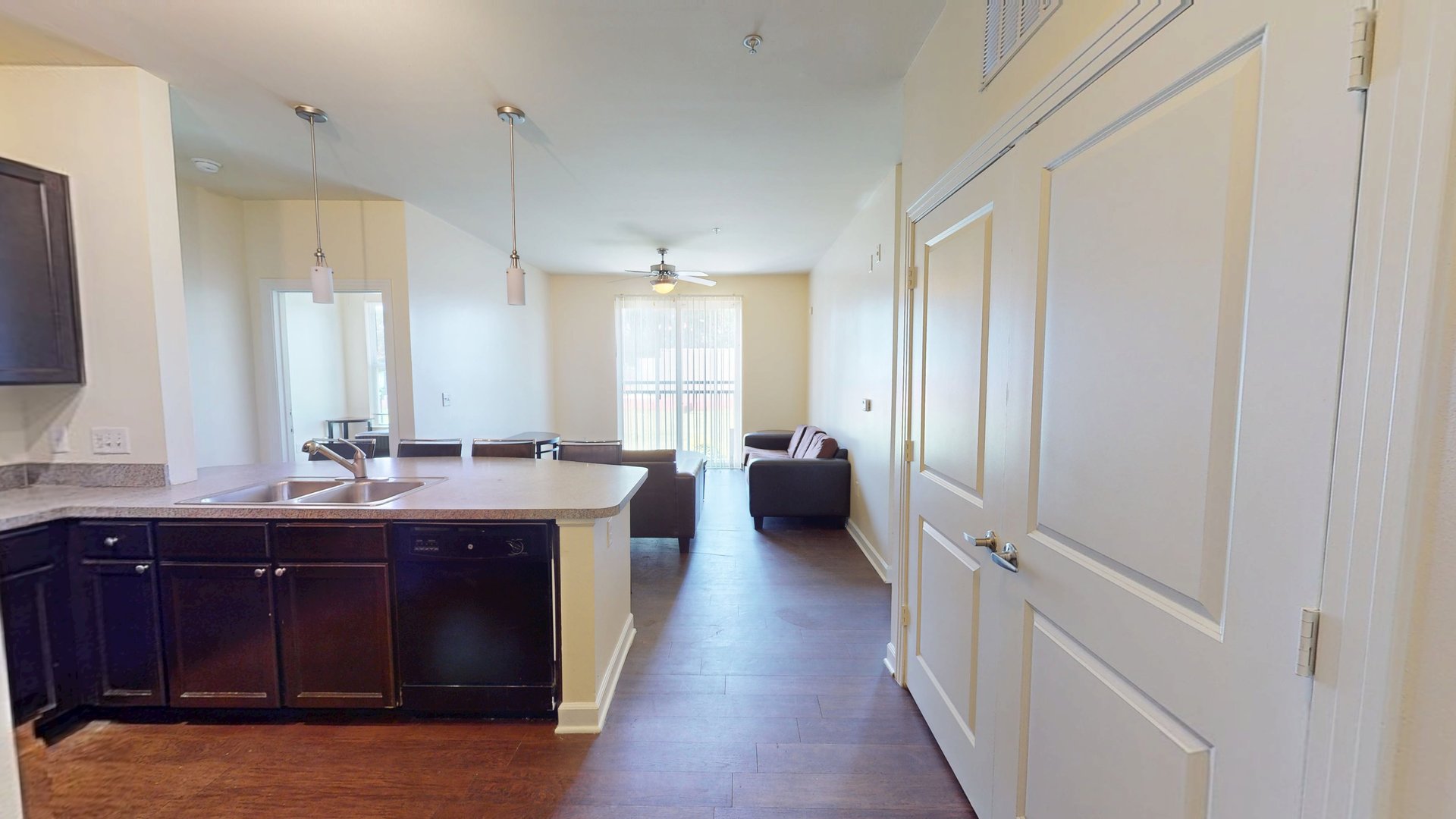 Proximity 4 Bedroom Apartment