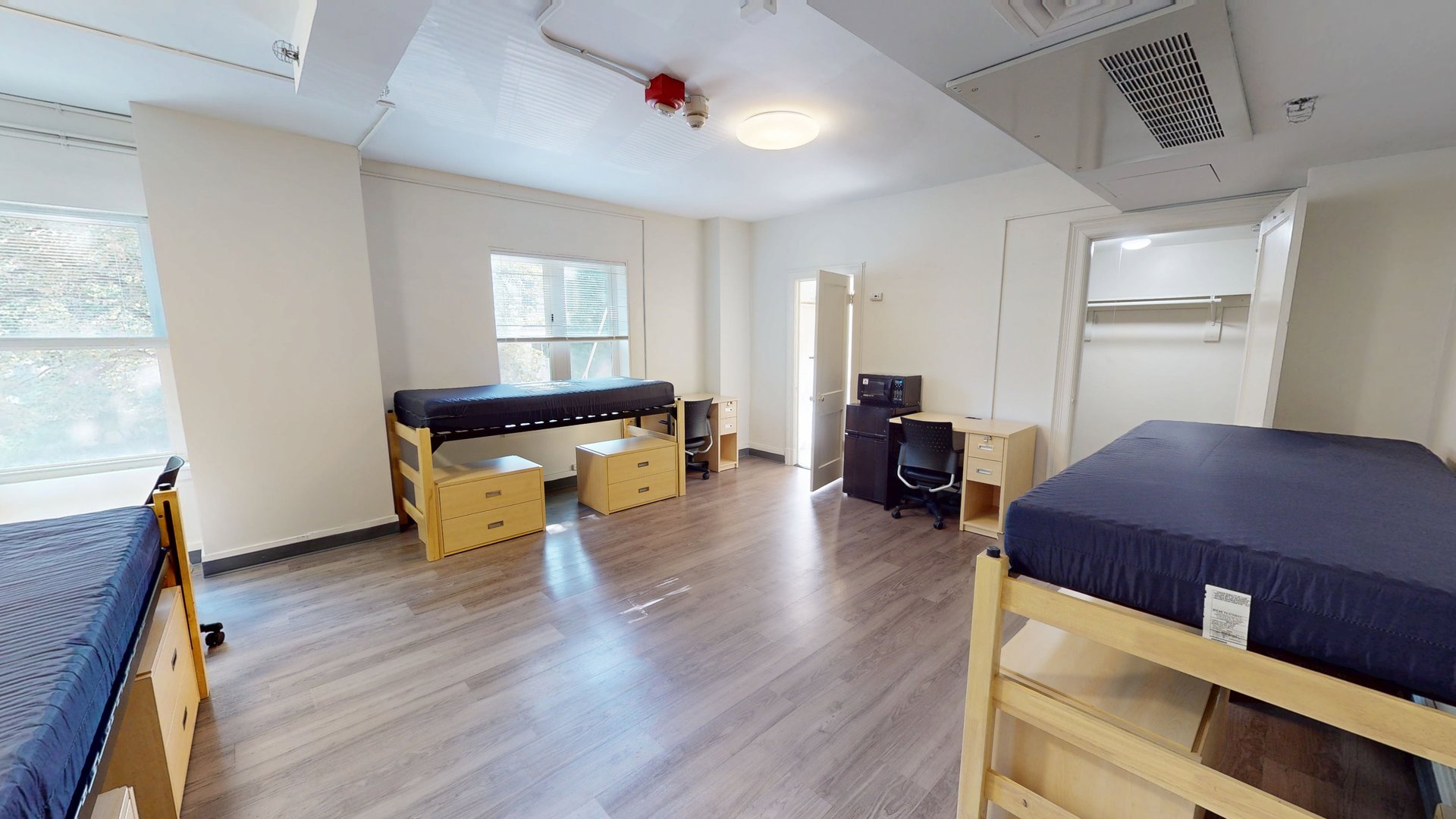 FSK Studio 3-Person with Private Bathroom