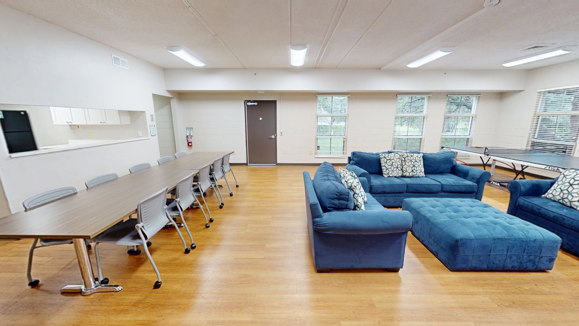 Holly 2 Bedroom Apartment (2 Singles)