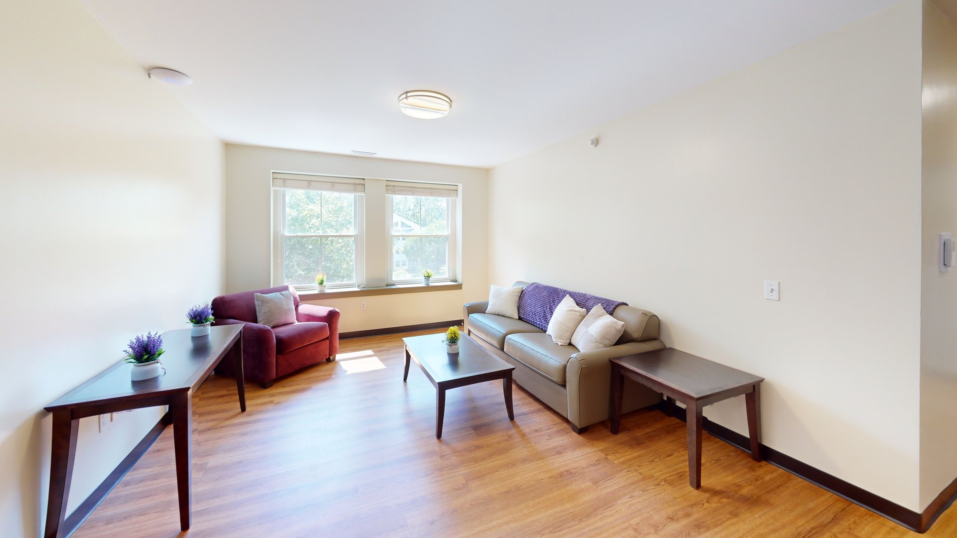 Empire Commons 4 Bed/ 2 Bath (Updated Bathrooms)